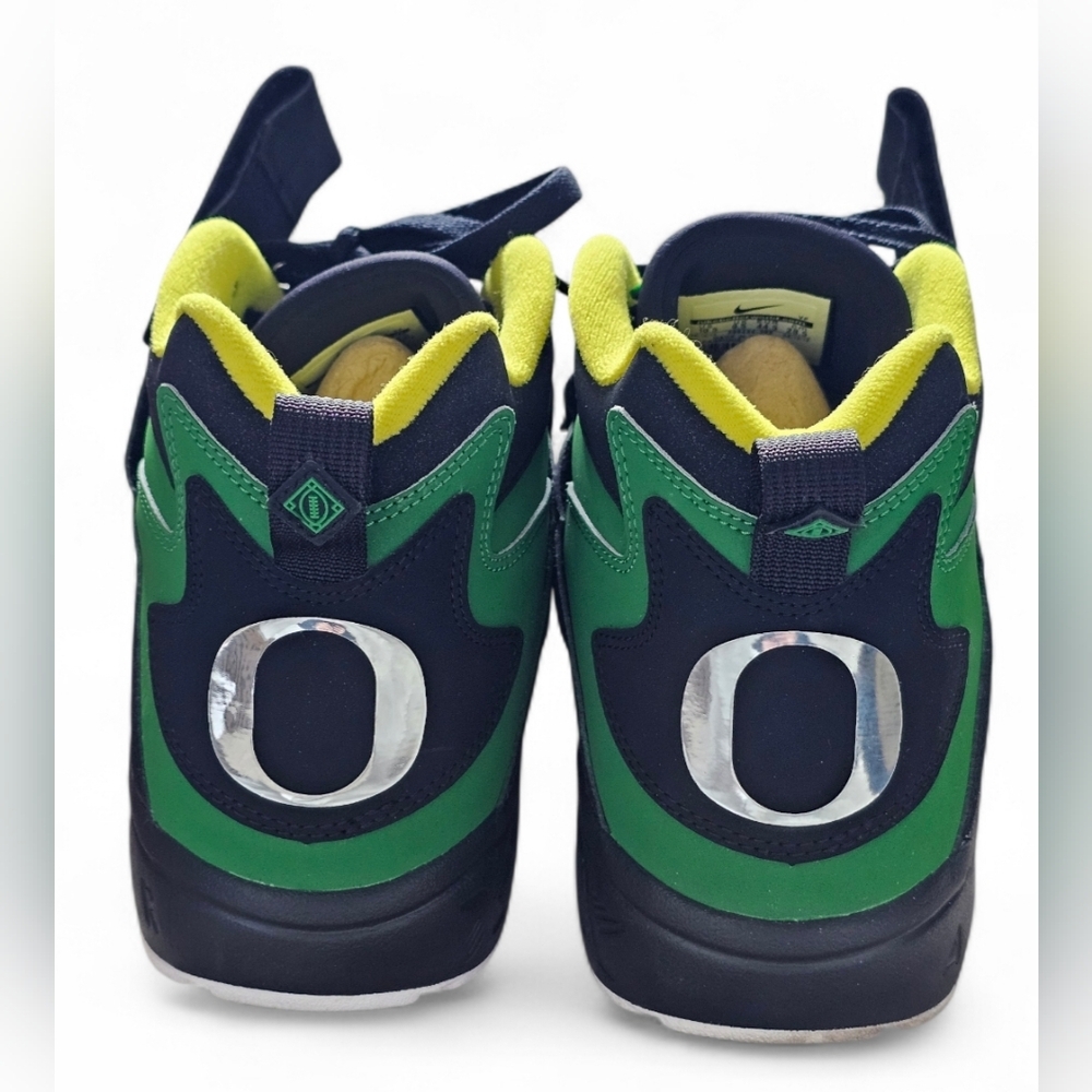 Nike Air Diamond Turf Sneakers Oregon Ducks Theme, Men's 10.5, Great Condition - Picture 3 of 13